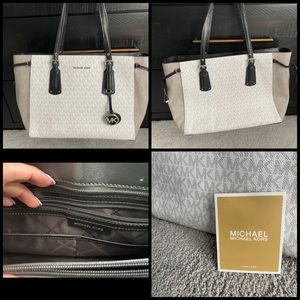 Medium sized Michael Kors Voyager Tote